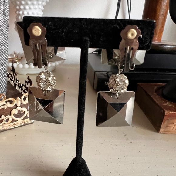 Beautiful dramatic 1980’s Vintage Glass Earrings - Picture 2 of 2